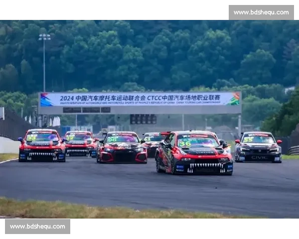 极速赛道争锋巅峰对决 激烈赛车赛事燃爆全场的震撼体验